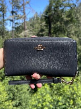 COACH Long Zip-Around Wallet Navy Pebble Leather w Gold Hardware AUTHENTIC